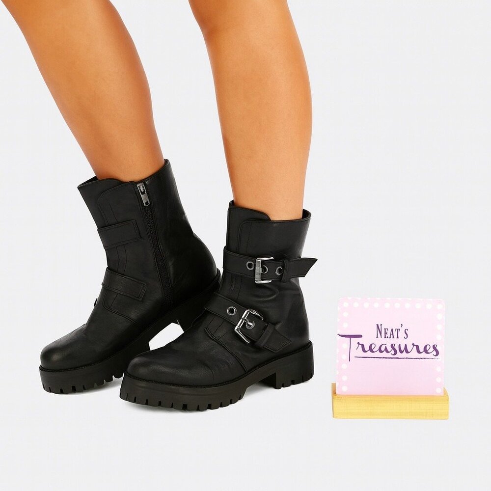 AU Air Underground Womens CARMINE Side Zip Black Combat Biker Boots Size 9.5 M